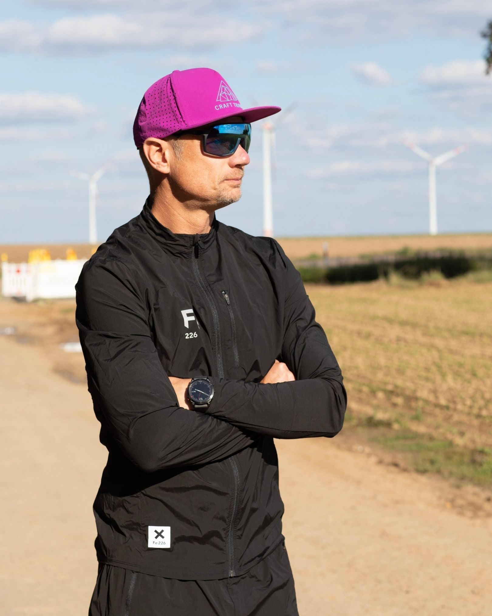 Essential Running Set - Windbreaker-Jacke, Track Pants & Laufshirt