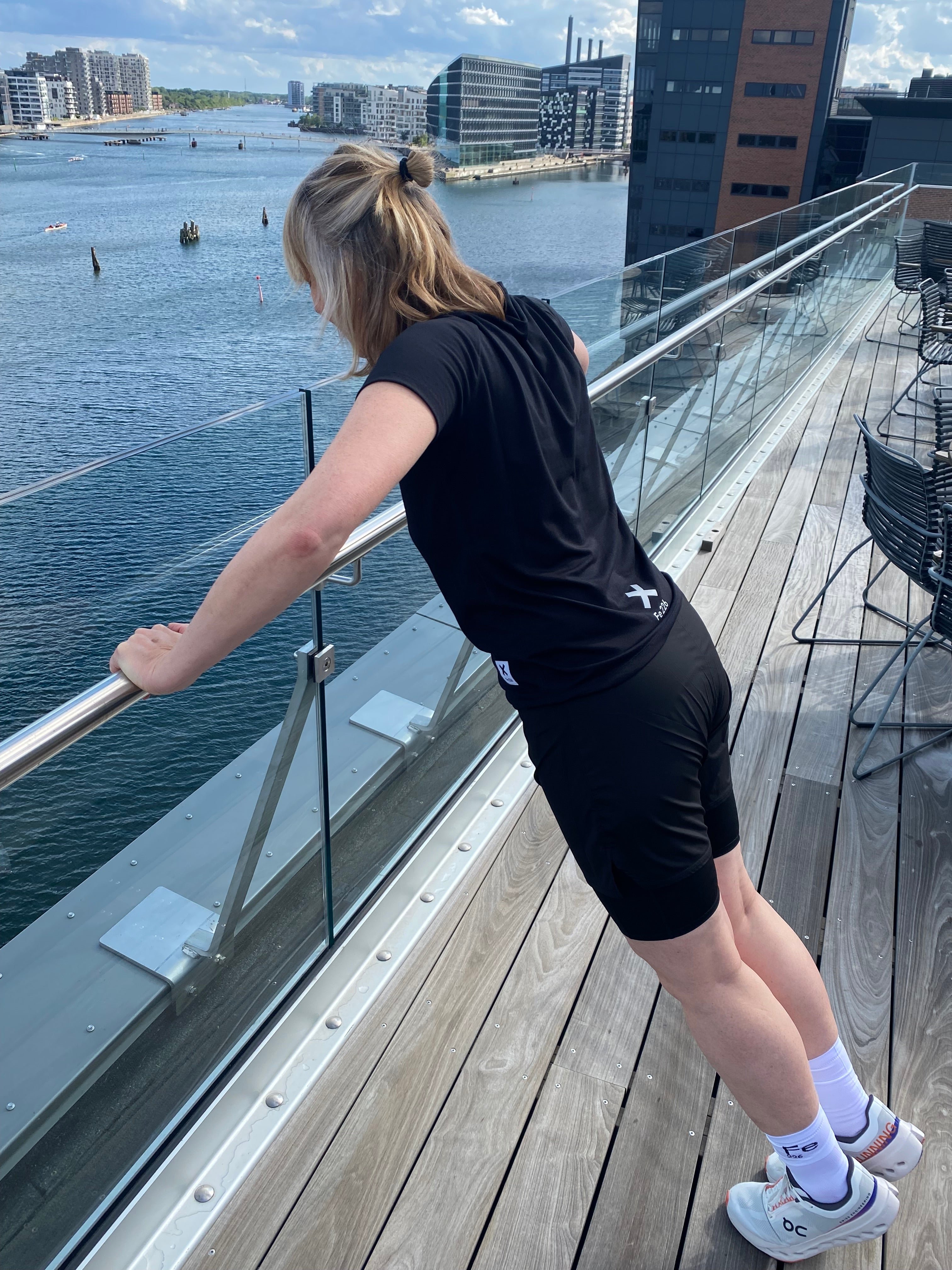 Women Running Shirt, Carbon Black - 20% Marathon Deal